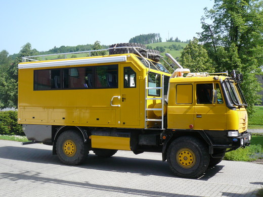 Al nástavba na automobilu