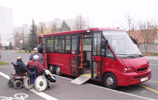 hotový autobus s designem od Martina Surmana