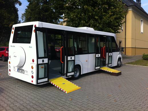 nízkopodlažní autobus s variabilním interiérem