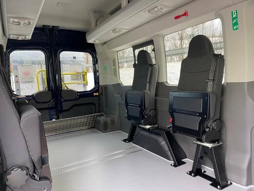variabilní interiér autobusu