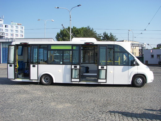CiBus ENA Z Maxi pro PMDP s obsaditelností 22 cestujích a 2 vozí