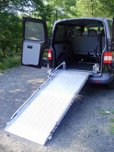 VW T5 vyklopená plošina, tříbodový pás